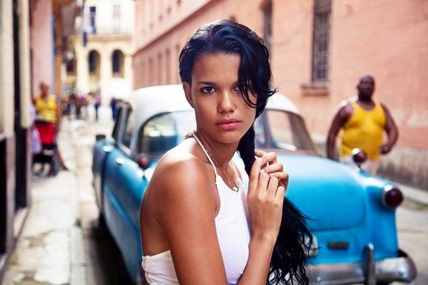 How do Cuban women live