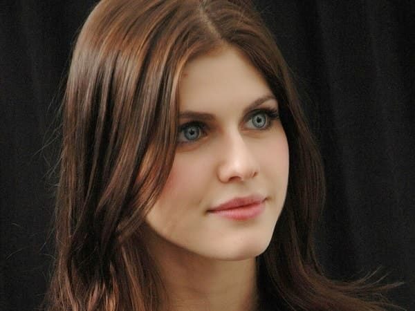 TOP-15 sexiest women celebs with nice blue eyes!