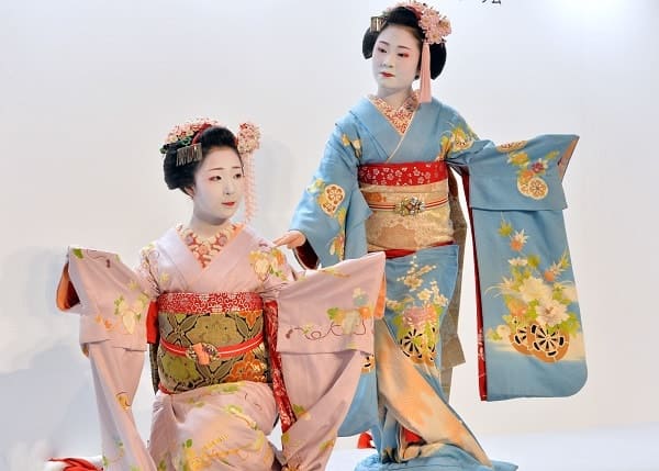 TOP-10 shocking facts about geishas today!