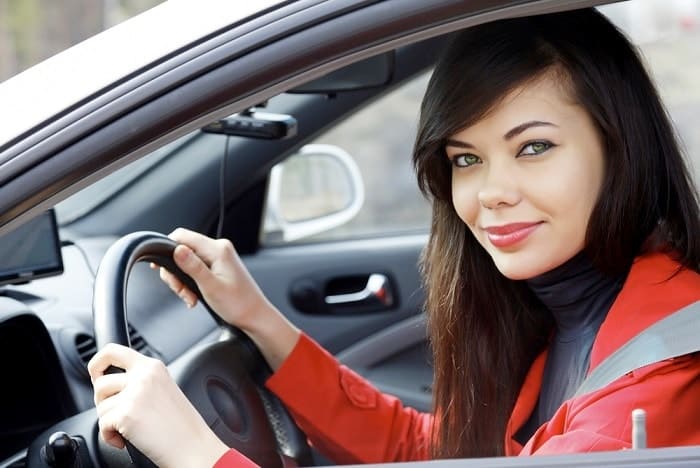 Do girls really drive better than men?