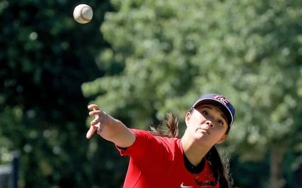TOP-10 the most attractive female baseball players