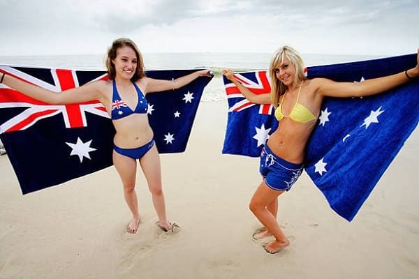 salon virkelighed Hen imod Dating an Australian girl: 6 pros and 4 cons!