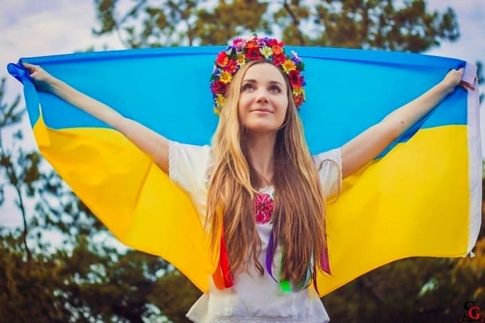 Marry a Ukrainian girl: 6 Pros and 4 Cons!