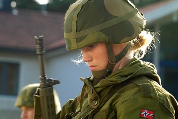 TOP-9 countries with the most beautiful women soldiers