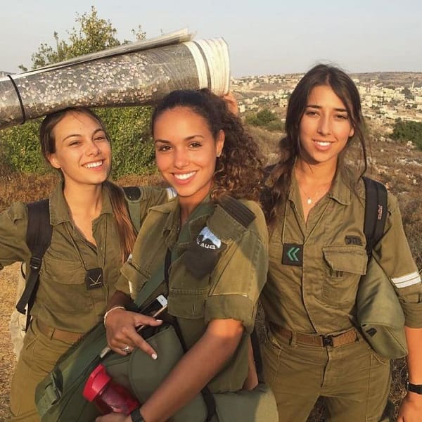 TOP-9 countries with the most beautiful women soldiers