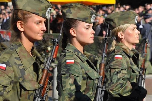 TOP-9 countries with the most beautiful women soldiers