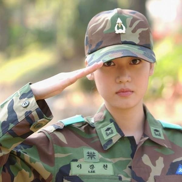 TOP-9 countries with the most beautiful women soldiers