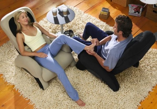 25 Real And Simple Things To Make A Woman Love You More: She'll Never Leave You